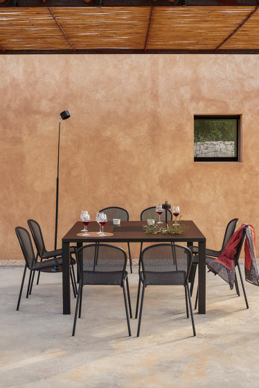Quadro 8 seats square table | 1038+1041 | Tables de repas | EMU Group