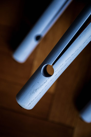 Chopstick Stool Azzurro | Sgabelli | TUG Studio
