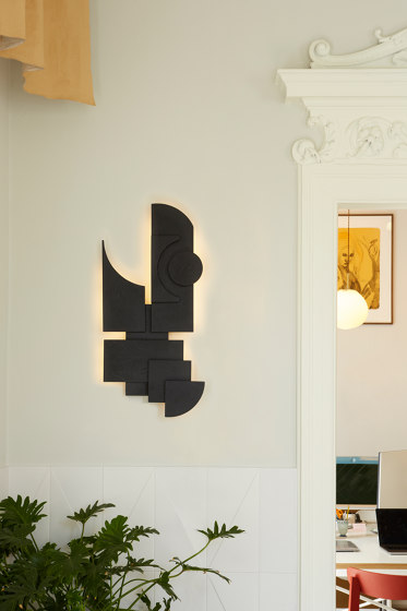 Totem Lamp | Black | Appliques murales | Please Wait to be Seated