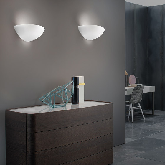 Spicchio wall lamp | Lámparas de pared | Zafferano
