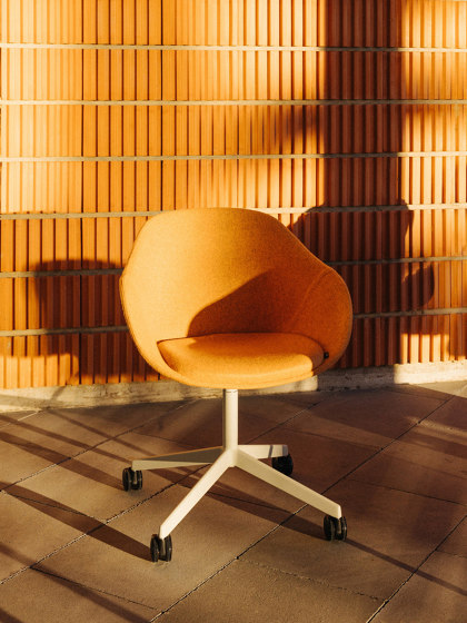 Stuhl Lore mit Kufengestell | Stühle | ENEA