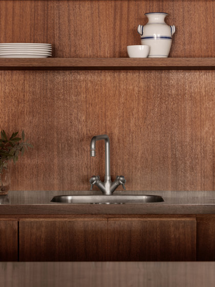 SP faucet built-in faucet with swivel spout s200 mm | Waschtischarmaturen | TONI Copenhagen