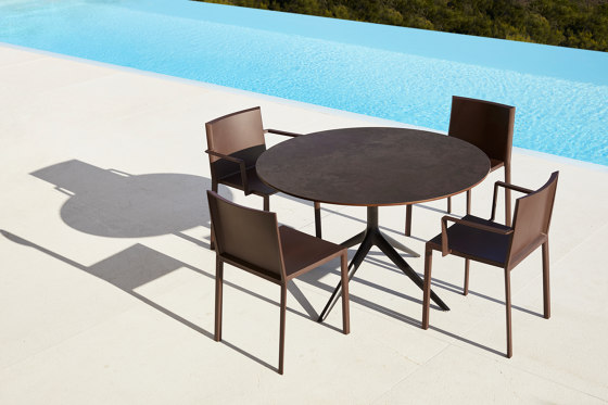 Mari-Sol table | Beistelltische | Vondom