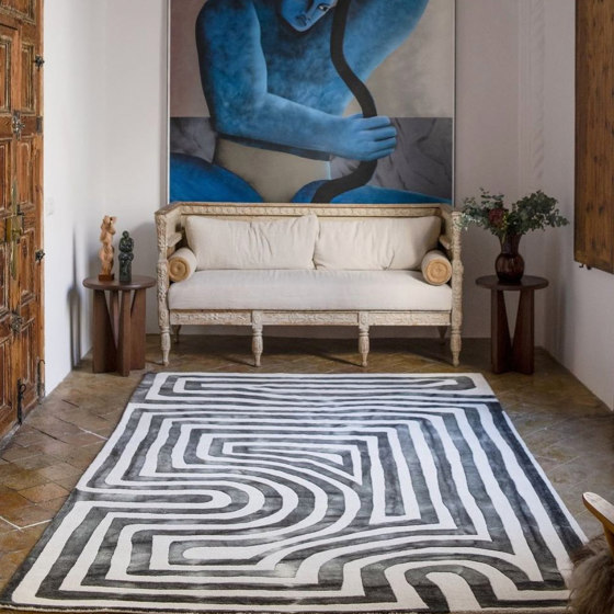Psychedelic Labyrinth Charcoal Dip Dye Rug | 300x400cm | Alfombras / Alfombras de diseño | Dustydeco