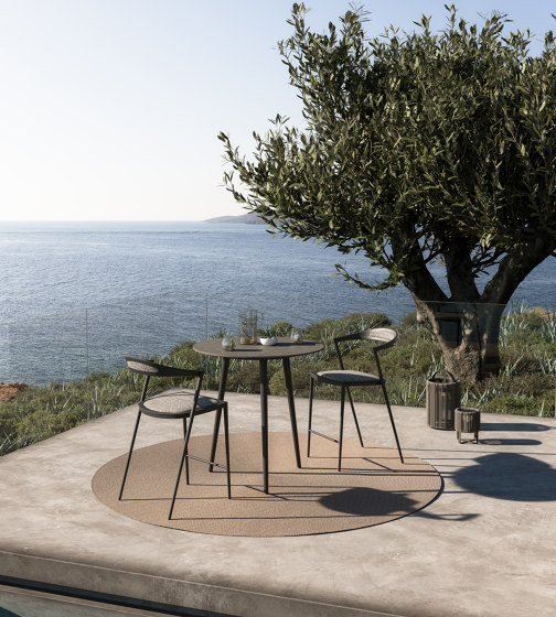 Styletto High Lounge Table Ø 120 | Mesas comedor | Royal Botania