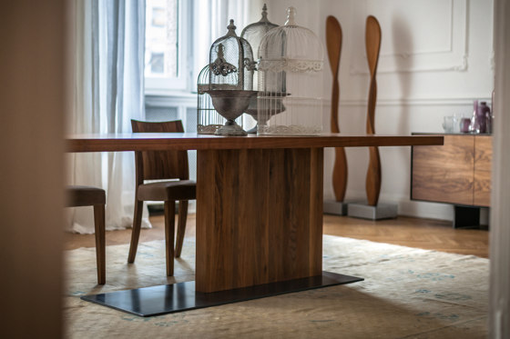 Liam Wood | Dining tables | Riva 1920