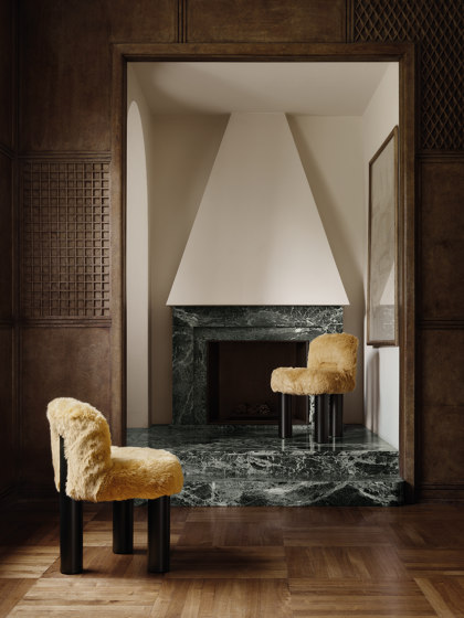 Botolo Armchair - High Version with white lacquered base | Sillas | ARFLEX