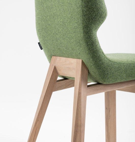 Oblique easy chair | Sillones | Prostoria