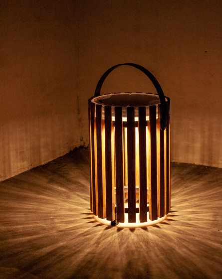 Cube Lamp Small H31cm - Natural Teak | Éclairage sol extérieur | Design Pergola