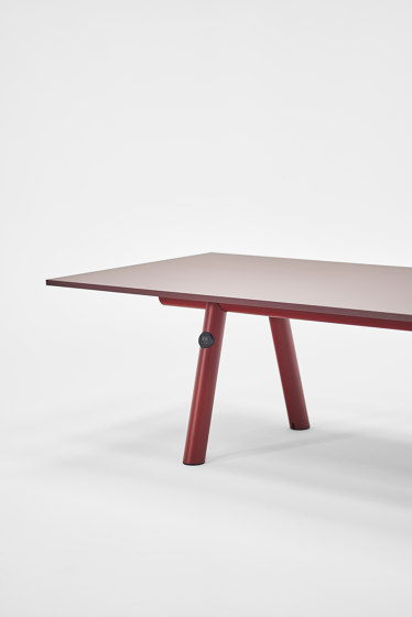 Boa Table | Tables de repas | HAY