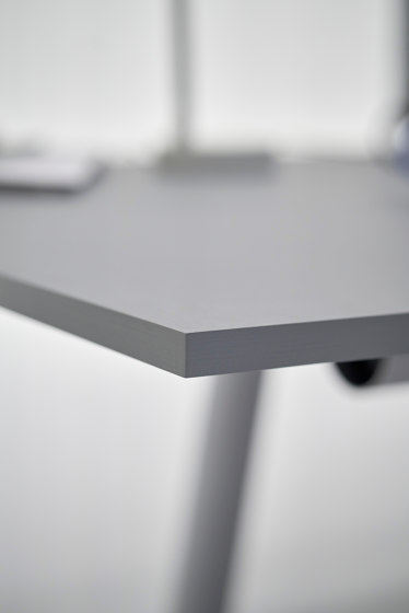 Boa Table | Tables de repas | HAY