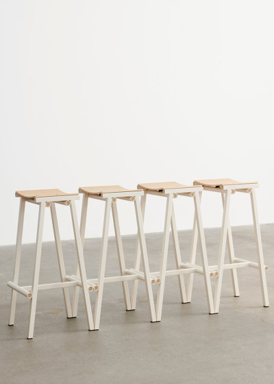 Taburette 8 Bar Stool H75 | Tabourets de bar | HAY