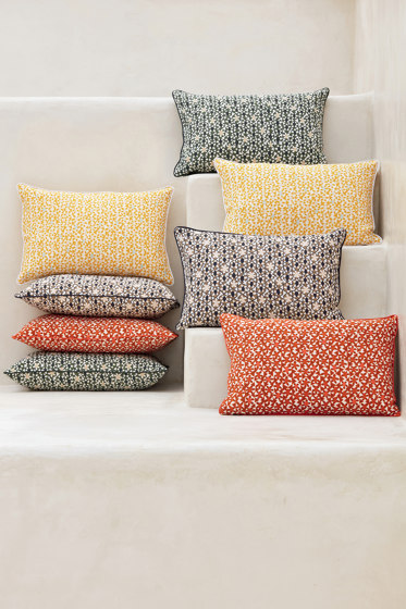 L'Accessoire | AZTECA Réglisse | CO 248 88 04 | Cushions | Elitis