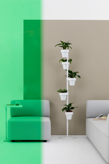 Slide Wall 3 | Plant pots | Cascando