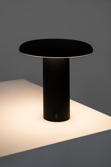 Takku | Luminaires de table | Artemide