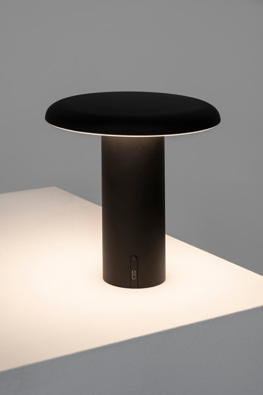 Takku | Luminaires de table | Artemide