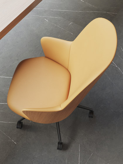 Aleta Executive chair - five casters aluminium base back in wood | Sedie | viccarbe