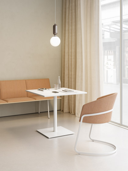 Copa chair - cantilever base & smooth upholstery | Stühle | viccarbe