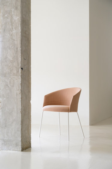 Copa chair - cantilever base & smooth upholstery | Sedie | viccarbe