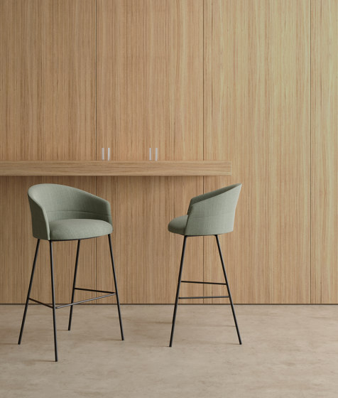 Copa chair - cantilever base & smooth upholstery | Stühle | viccarbe