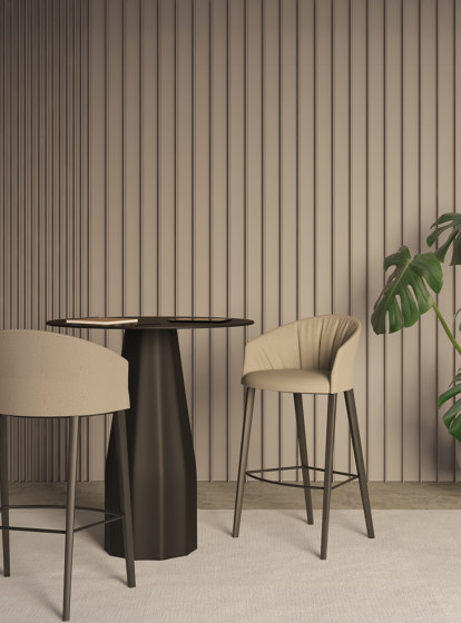 Copa chair - cantilever base & smooth upholstery | Sedie | viccarbe