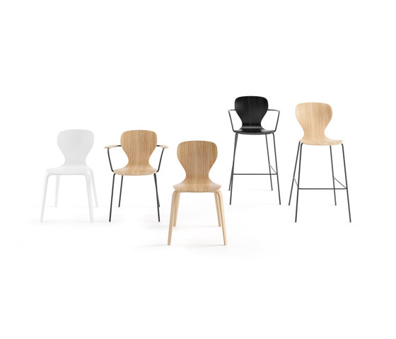 Ears chair - four upholstered wooden legs base | Chairs | viccarbe