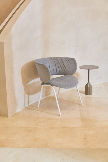 Funda lounge chair | Sedie | viccarbe