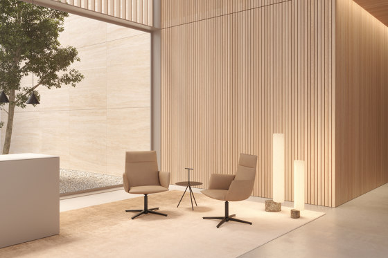 Noha Executive lounge chair | Chaises | viccarbe