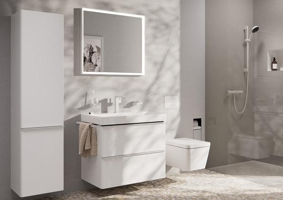 Xarita E Specchio con luci LED 1600/50 sensore a infrarossi | Specchi da bagno | Hansgrohe