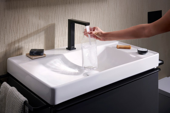 Xelu Q Mueble de baño blanco de alto brillo 780/475 con 2 cajones para lavabo | Armarios lavabo | Hansgrohe