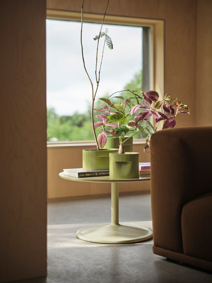 Ridge Planter | H24cm | Vases | Muuto