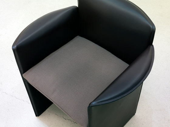 "O" small armchair | Stühle | Eponimo