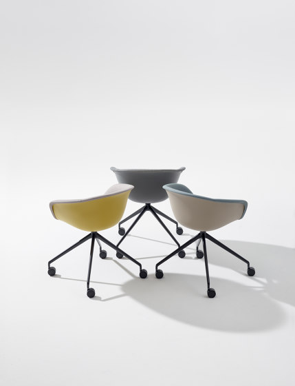 Duna 02 - Trestle fixed, plastic | Chairs | Arper