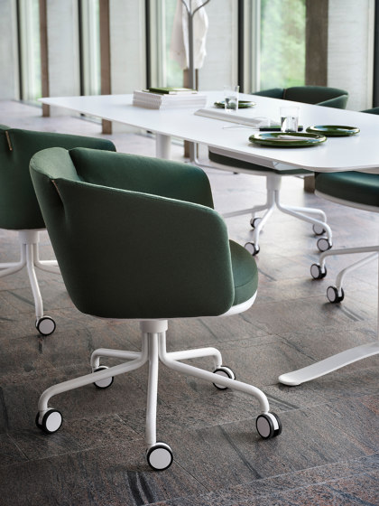 Central F-259 | Chairs | Skandiform