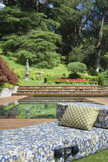 Trix Outdoor Liberty Artemis Rostrot | Sofas | Kartell