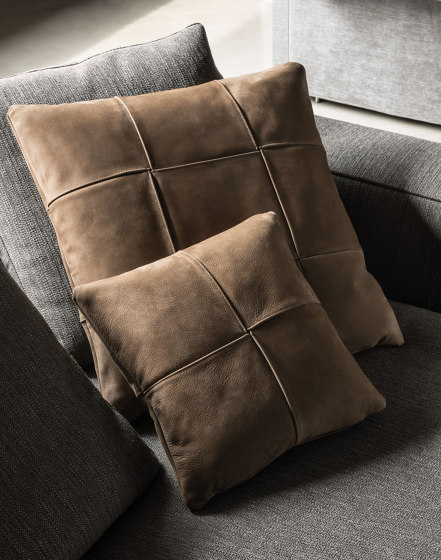 Cross Cushion | Coussins | Minotti