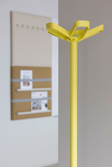 Flower coat stand | Percheros | Cascando