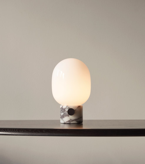 JWDA Metallic Table Lamp, Mirror Polished Brass | Lampade tavolo | Audo Copenhagen
