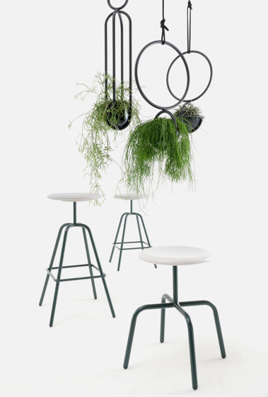 Blumenkugel Edition hanging room object | Pots de fleurs | Atelier Haußmann