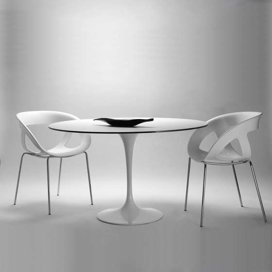 Saturno round dining and bistro table in aluminum | Dining tables | Gaber