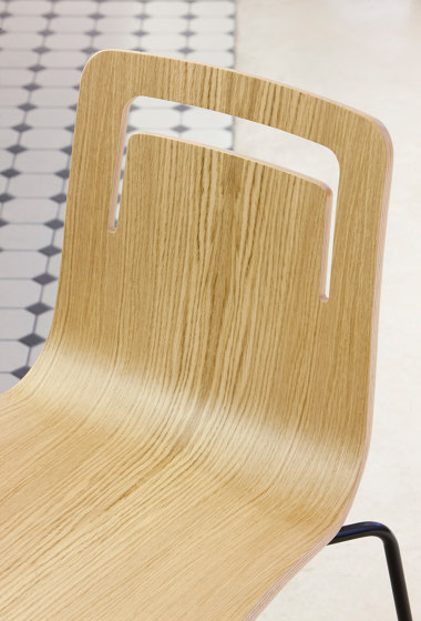 Klip chair - five casters base & smooth upholstery | Chairs | viccarbe