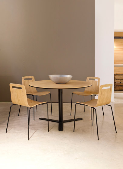 Klip chair - five casters base & smooth upholstery | Chairs | viccarbe