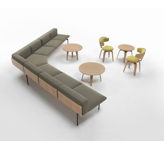 Pivot Armchair with fixed base | Chairs | Marelli