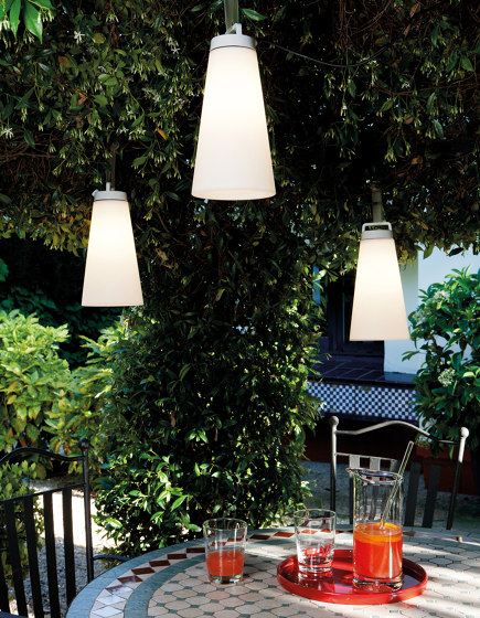 Sasha Plus outdoor floor lamp | Lampade outdoor piantane | Carpyen