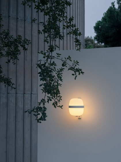 Wally Cestita | Wall Lamp | Lampade parete | Santa & Cole