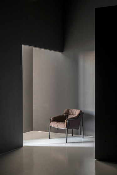 Haddoc Oyster | Chairs | Johanson Design