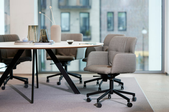 Haddoc Shell | Chairs | Johanson Design