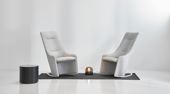 Nagi lounge chair - high backrest & soft upholstery with headrest | Poltrone | viccarbe