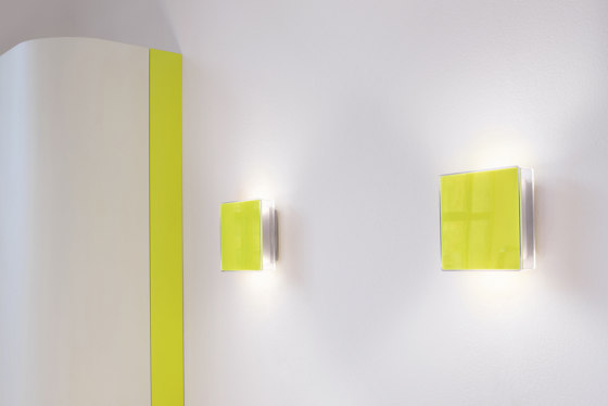 APP Wall | front fluorescent green | Wall lights | serien.lighting