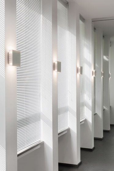 APP Wall | front ribbed | Appliques murales | serien.lighting
